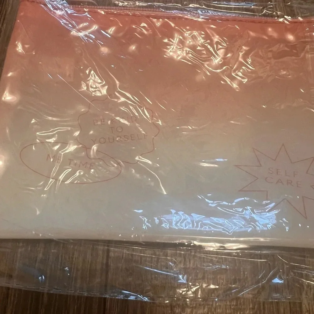 Macy's Makeup Bag ~ Be Kind To Yourself Pink Ombré Zip NWT